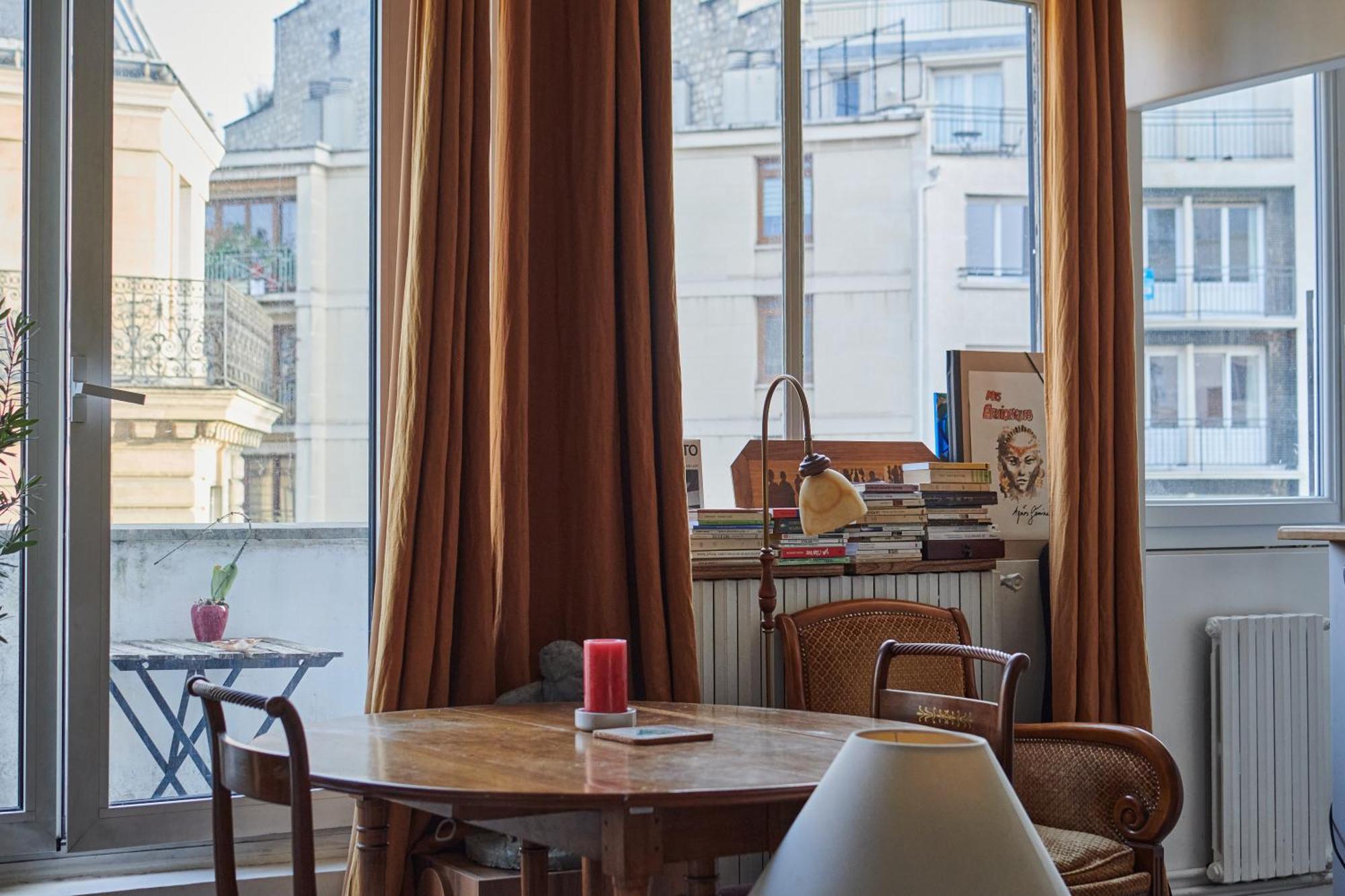Apartment Cosy Avec Balcon 16eme